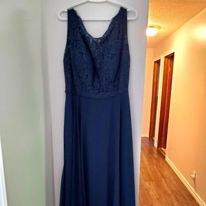 Bridesmaids Dress size 16 (fits like 12/14)